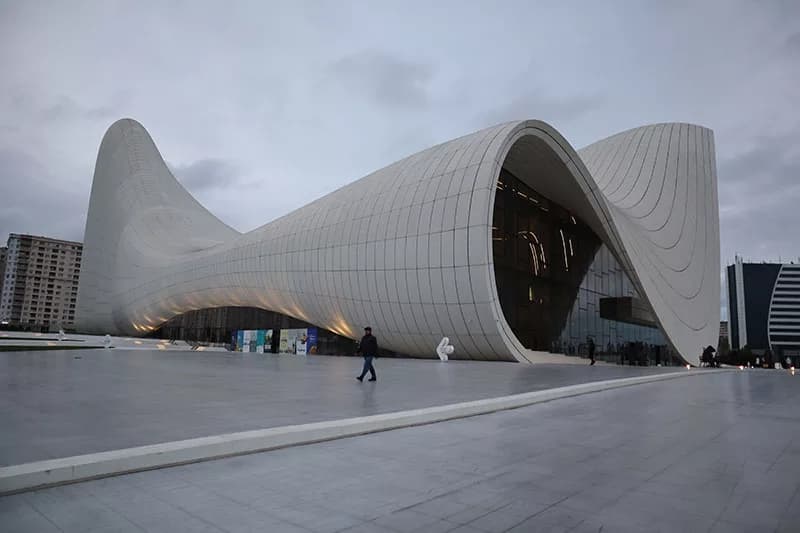 Centro Heydar Aliyev: icona di Hadid tra cultura e turismo